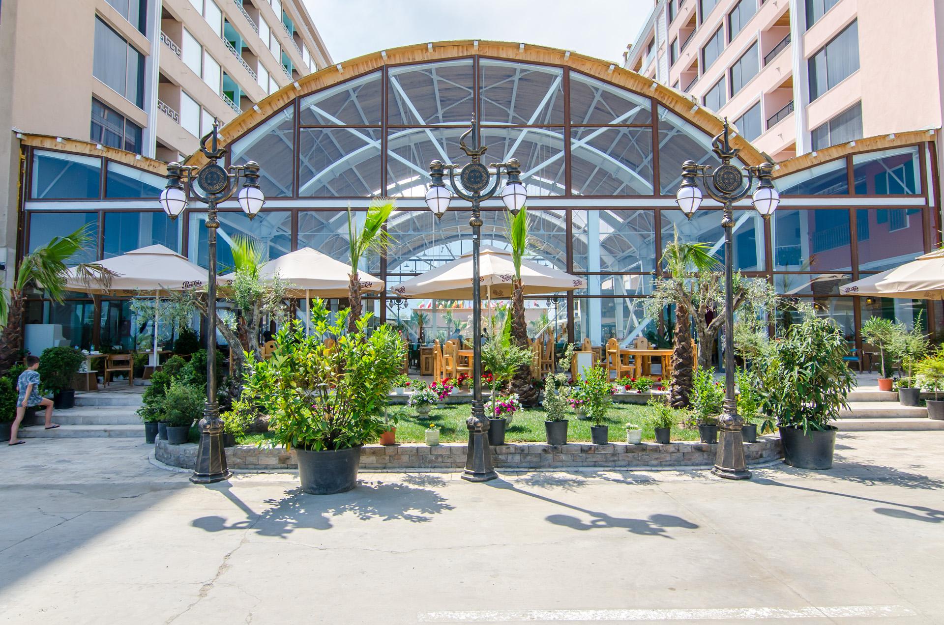 Phoenicia Royal Hotel Năvodari Exteriör bild