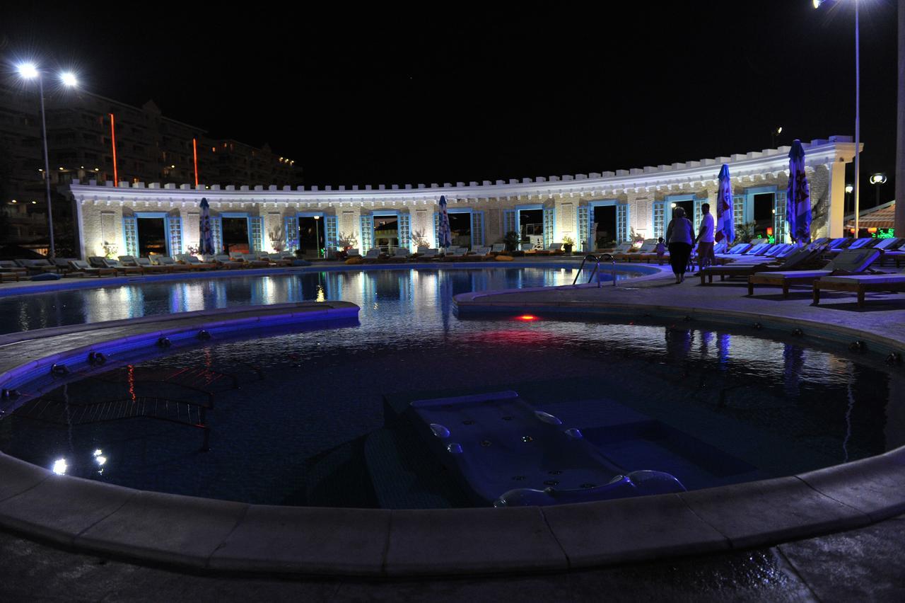 Phoenicia Royal Hotel Năvodari Exteriör bild