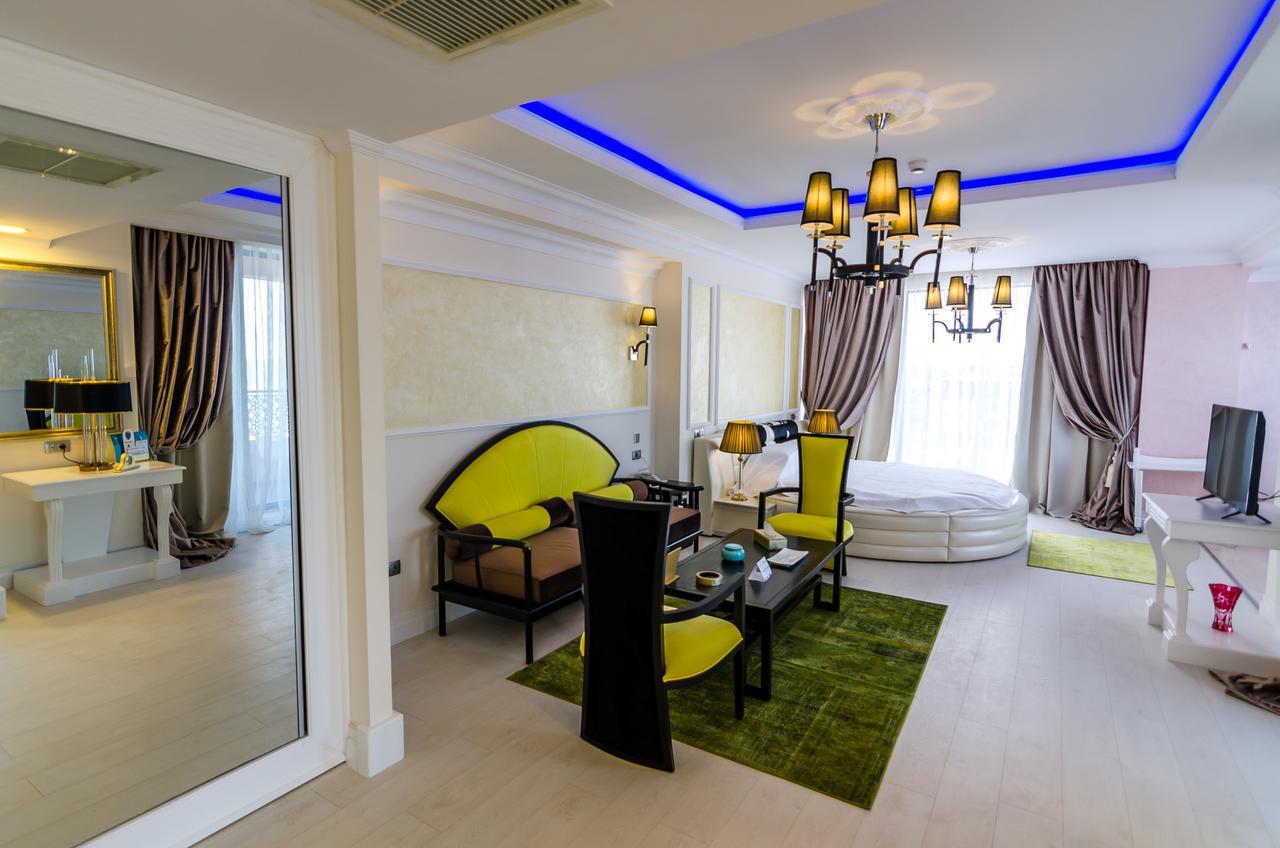 Phoenicia Royal Hotel Năvodari Exteriör bild